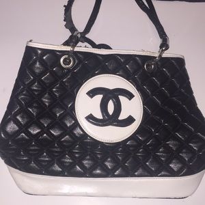 Old CHANEL handbag - worn
